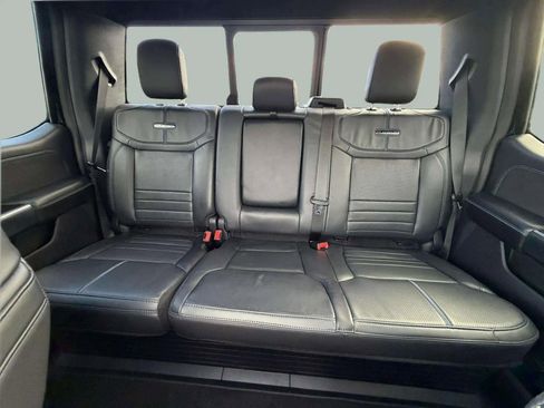 Used 2025 Ford F450 Platinum image 23