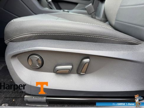 Used 2024 Volkswagen Taos SE image 19