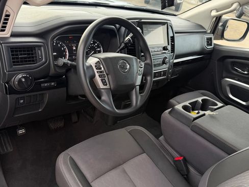 Used 2022 Nissan Titan SV RWD image 16