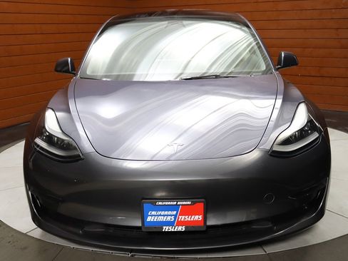 Used 2023 Tesla Model 3 Standard Range image 15