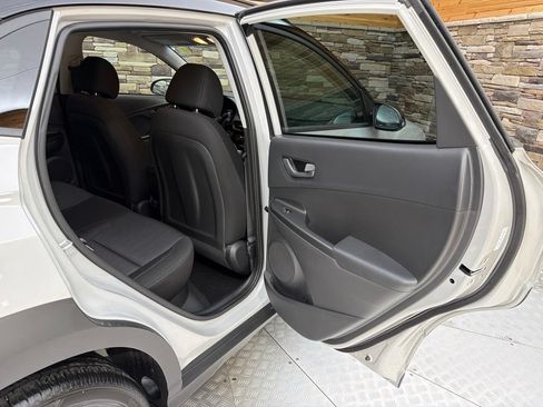 Used 2023 Hyundai Kona SEL AWD/4WD image 43