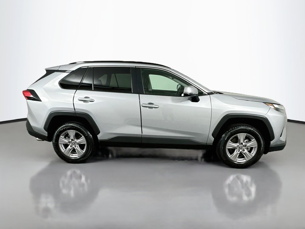 Certified 2025 Toyota RAV4 XLE FWD image 4