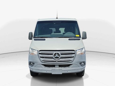 Used 2021 Mercedes-Benz Sprinter 2500 image 8