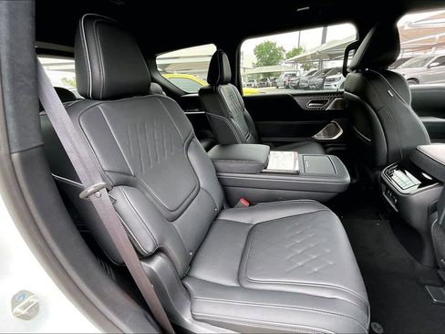 New 2026 INFINITI QX80 Autograph AWD/4WD image 18