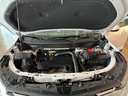 Used 2025 Chevrolet Equinox LT FWD image 32