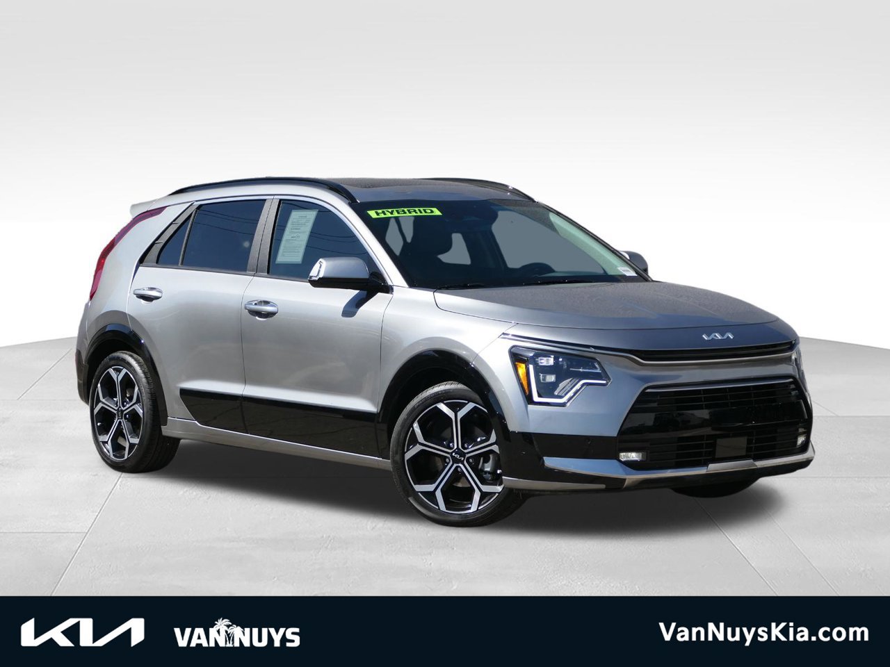 Certified 2024 Kia Niro SX Touring FWD image 1