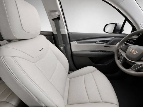 Used 2021 Cadillac XT5 Premium Luxury FWD image 11