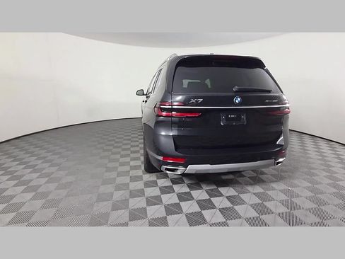 Used 2025 BMW X7 xDrive40i w/ Premium Package AWD/4WD image 43