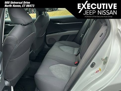 Used 2018 Toyota Camry L image 19