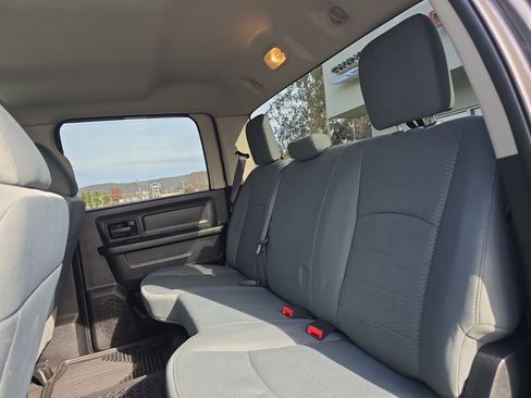 Used 2017 RAM 1500 Express image 14