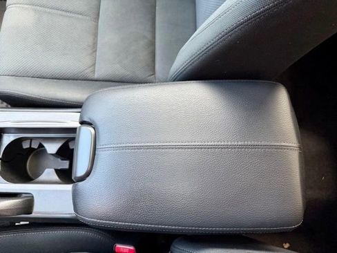 Used 2012 Honda Crosstour EX image 34