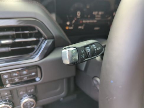Used 2025 GMC Yukon AT4 w/ AT4 Premium Package AWD/4WD image 20