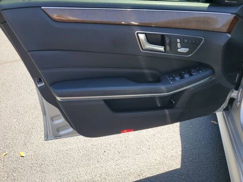 Used 2014 Mercedes-Benz E 350 Sedan image 7