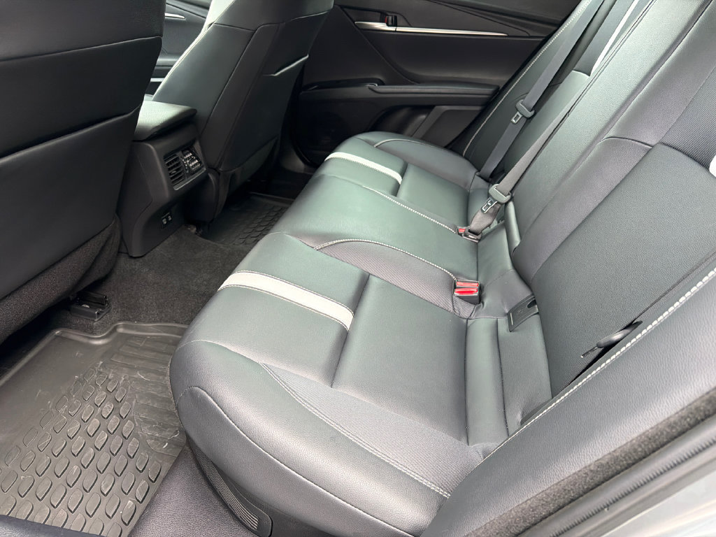 Used 2025 Toyota Camry SE FWD image 25