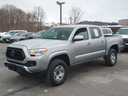 Used 2022 Toyota Tacoma SR image 7