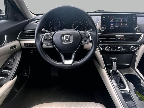 Used 2018 Honda Accord Touring image 6