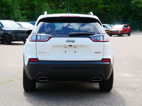 Used 2022 Jeep Cherokee Latitude Lux w/ Mopar Interior Package AWD/4WD image 6