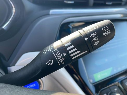 Used 2020 Chevrolet Bolt LT FWD image 17