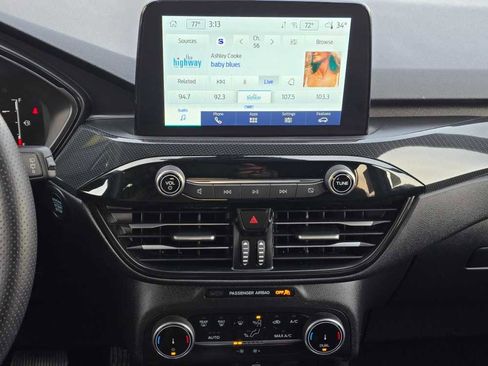 Used 2025 Ford Escape ST-Line image 25