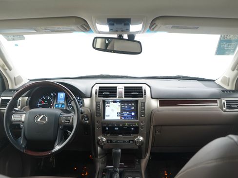 Used 2018 Lexus GX 460 Premium w/ Premium Package image 14