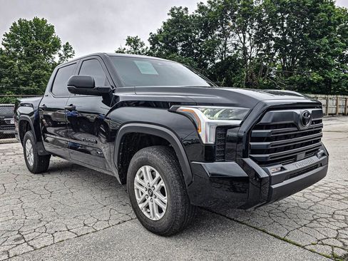 Used 2025 Toyota Tundra SR5 AWD/4WD image 1