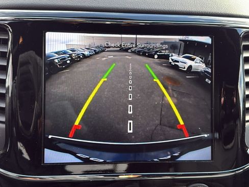 Used 2019 Jeep Grand Cherokee Overland image 19