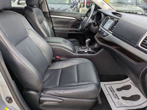 Used 2015 Toyota Highlander XLE image 26