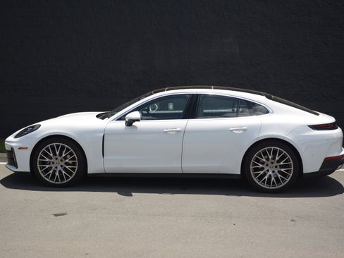 Certified 2024 Porsche Panamera 4 AWD/4WD image 2