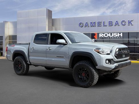 Used 2019 Toyota Tacoma TRD Off-Road AWD/4WD image 8