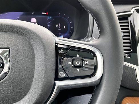 Used 2023 Volvo XC90 B6 Plus w/ Protection Package Premier image 12