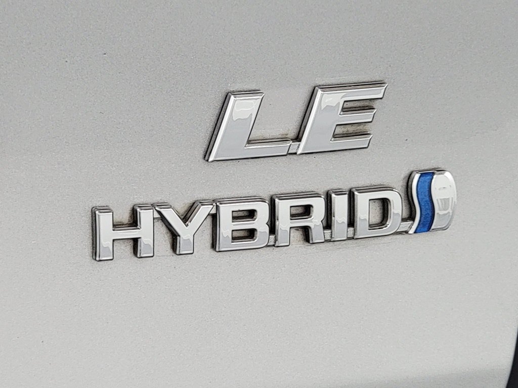 Used 2023 Toyota RAV4 LE AWD/4WD image 10
