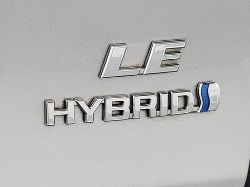 Used 2023 Toyota RAV4 LE AWD/4WD image 10