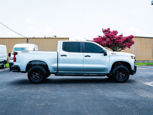 Used 2019 Chevrolet Silverado 1500 Custom Trail Boss w/ Custom Convenience Package AWD/4WD image 4