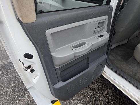 Used 2005 Dodge Dakota SLT image 35
