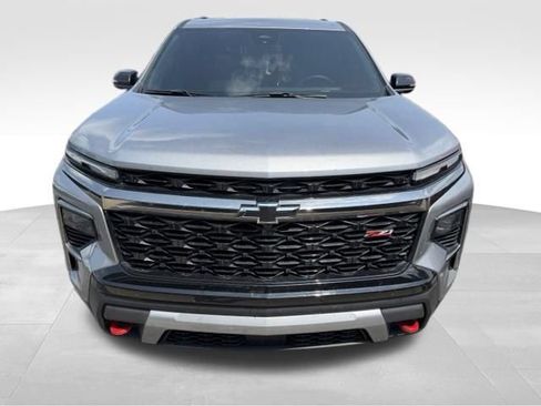 Used 2025 Chevrolet Traverse Z71 w/ LPO, Floor Liner Package AWD/4WD image 4