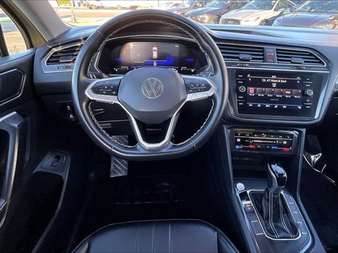 Used 2024 Volkswagen Tiguan SE image 5