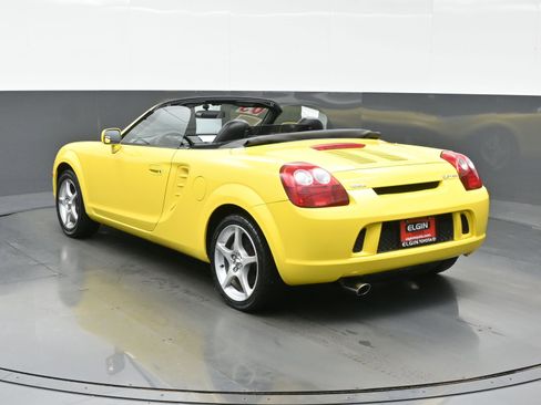 Used 2003 Toyota MR2 w/ Leather Pkg image 4