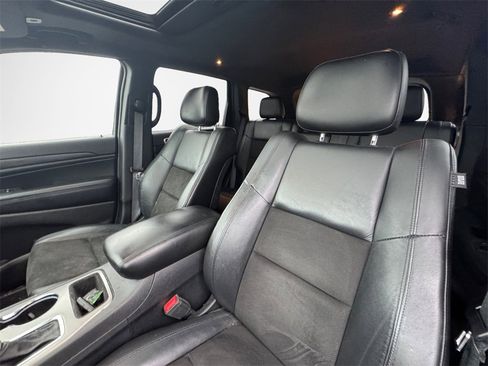 Certified 2019 Jeep Grand Cherokee Altitude image 19