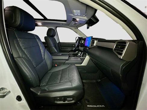 Used 2024 Toyota Sequoia Limited image 23