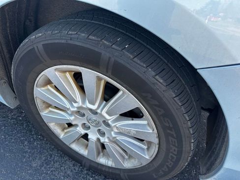 Used 2015 Toyota Sienna XLE w/ XLE Navigation Package image 6