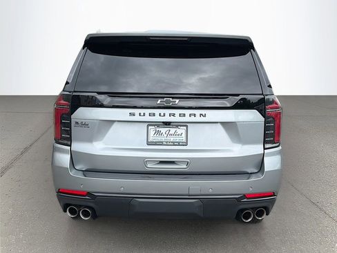 Used 2025 Chevrolet Suburban Z71 AWD/4WD image 5
