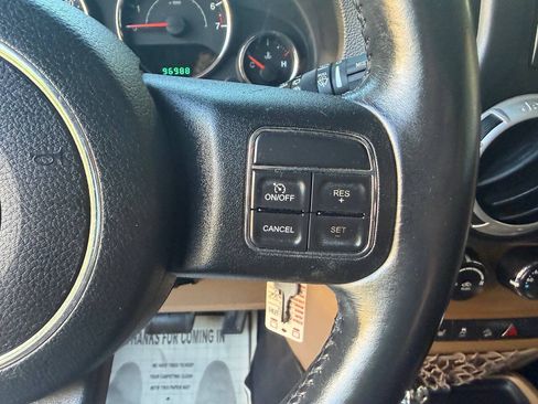 Used 2014 Jeep Wrangler Unlimited Rubicon w/ Connectivity Group AWD/4WD image 21