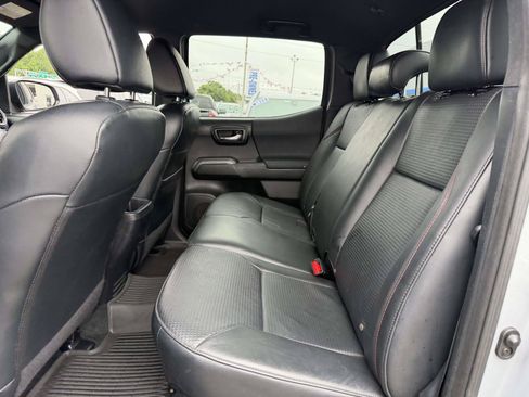 Used 2017 Toyota Tacoma TRD Pro AWD/4WD image 11