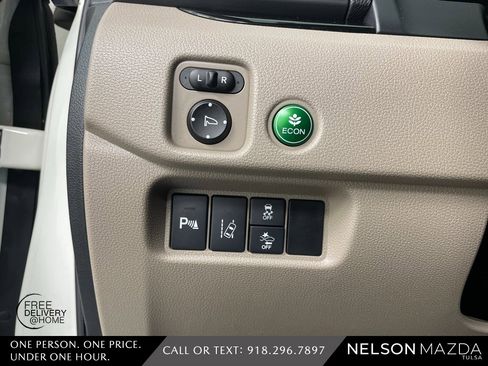 Used 2017 Honda Pilot Touring image 24