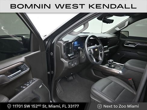 Used 2025 Chevrolet Silverado 1500 LTZ w/ Technology Package image 10