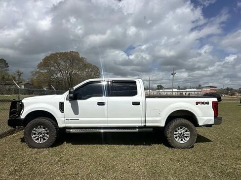 Used 2018 Ford F250 XLT AWD/4WD image 9