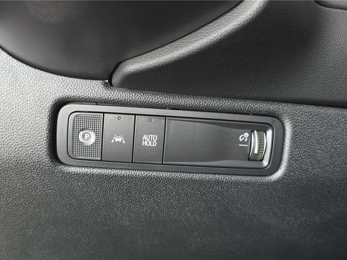 Used 2026 Chevrolet Equinox EV LT FWD image 25