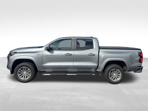 Used 2024 Chevrolet Colorado LT w/ LT Convenience Package III RWD image 3