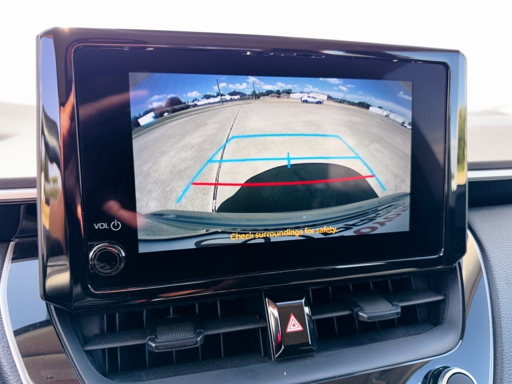 Used 2023 Toyota Corolla LE FWD image 24