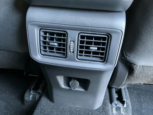 Certified 2025 Toyota RAV4 LE AWD/4WD image 32